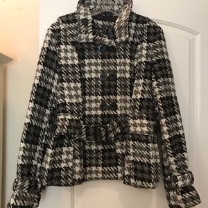 Rue 21 Houndstooth coat. EUC. Very warm. Size XL